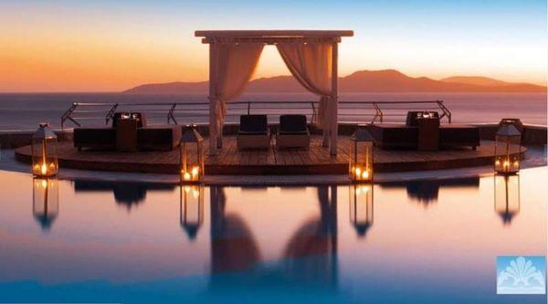 Let's plan your next cocktail hour at the Mykonos Grand Hotel & Resort in #Greece.
.
#SeeTheWorld