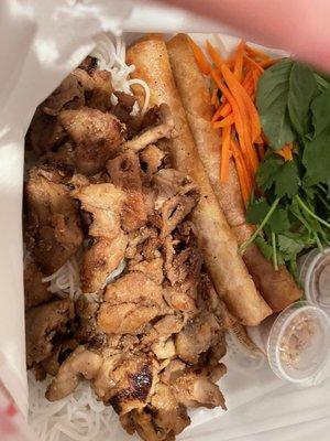 Grilled Grill Pork & Eggroll Vermicelli- Bn Tht Nng Ch Gi