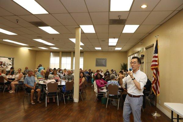 Dr. Lee participated in a luncheon event for seniors in the city of Brea at Brea Senior Center as a doctor.