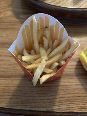 an even worse angle of my attrotious medium fries they actually served me.