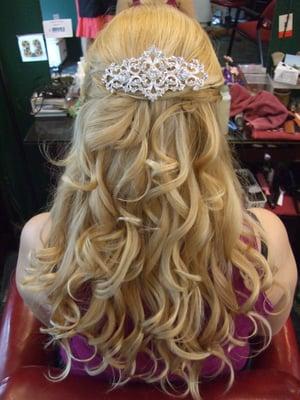 Specializes in Long Hair
Bridal Packages Available