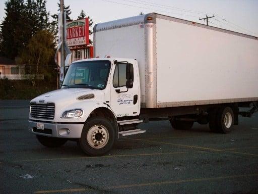 Reliable late model Freightliners with liftgates