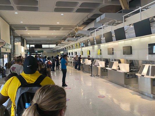 The line with one open register to handle delayed flight.