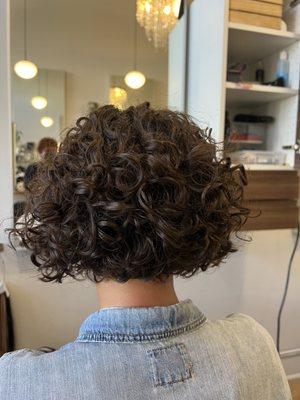 How cute is this is this short Bob cut and curl transformation! I more pictures to come !