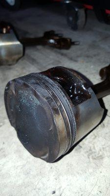 Bad piston from the Del Sol, no compression from over heating