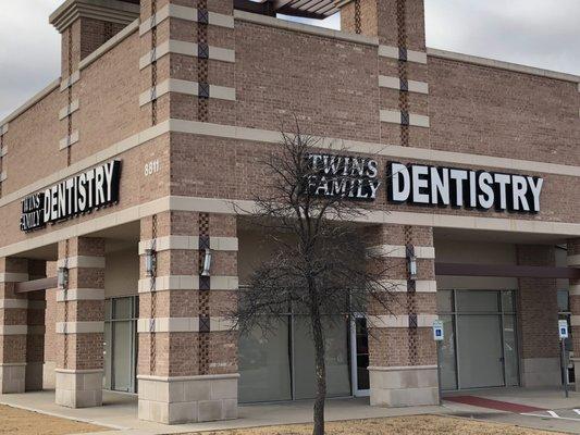 Twins Family Dentistry  Main & Teel