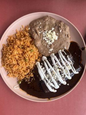 Mole enchiladas