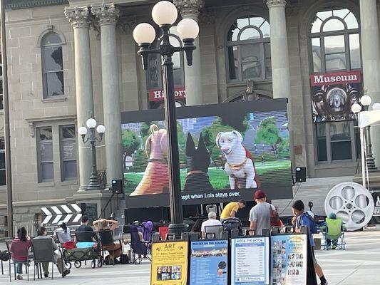 Movies in Redwood City- on the Square. So much fun for kids , adults, family .... FREE!