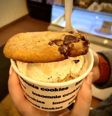 Scoop with cookie