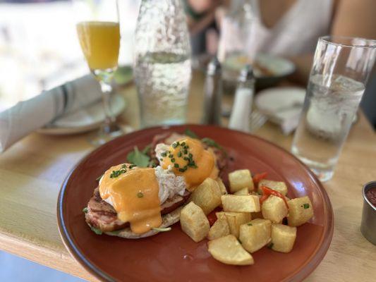 Eggs benedict