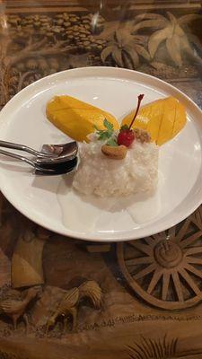 Mango sticky rice with coconut syrup