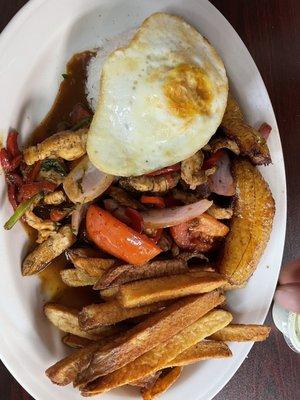 Pollo Saltado