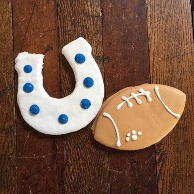 How cute are these Colts dog treats??