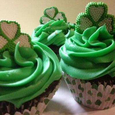 Sweet Irish Rose Cupcake