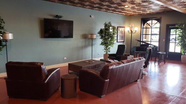 The cigar smoking Oasis in the Denver Tech Center