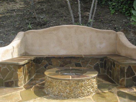 Fire pit with mosaic tiling