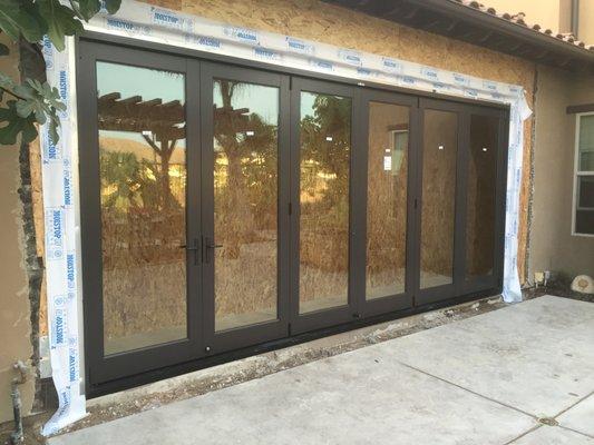 6 Panel La Cantina folding door