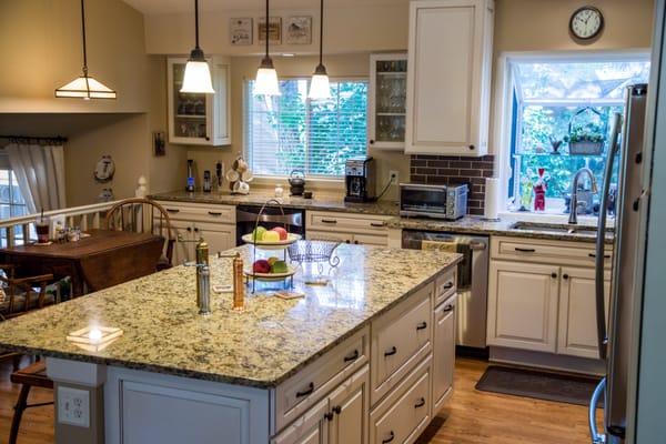 Santa Cecilia Napoli granite and tile backsplash in Louisville, CO