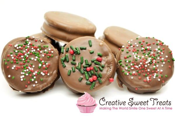 Holiday Chocolate Dipped Oreos