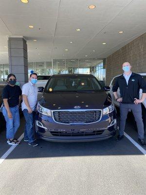 Congratulations to very happy  Andrew Studer on purchasing this beautiful 2021 #KiaSedona, assisted in this easy process by Tristan Newsom