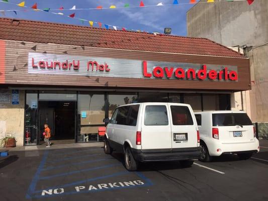 Los Lavaderos Coin Laundries