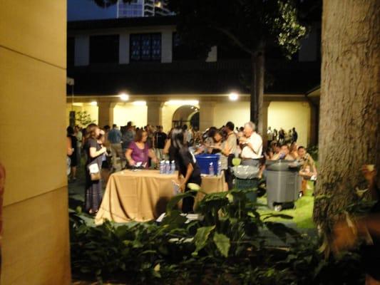 Joy of Sake Honolulu Aug. 2010 - courtyard with people galore