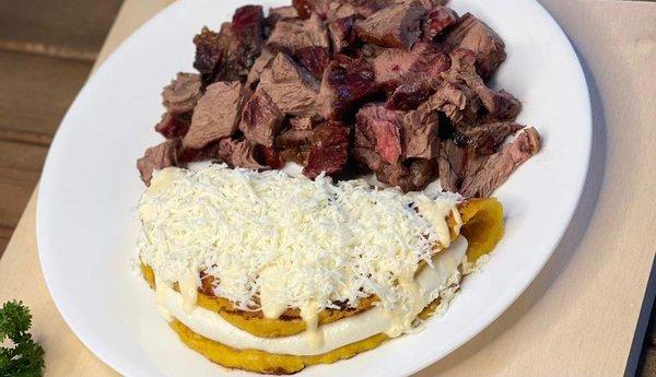 Cachapa con Queso y Carne en vara