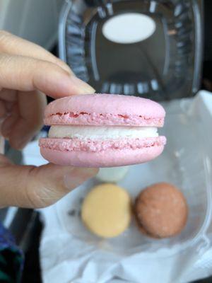 Raspberry macaroon