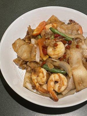 #69 Drunken Noodles with shrimp and topped with prim nam pla  Yum!!