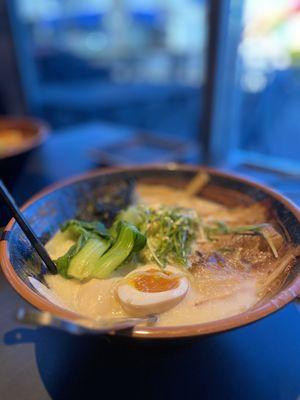 Garlic tonkotsu ramen