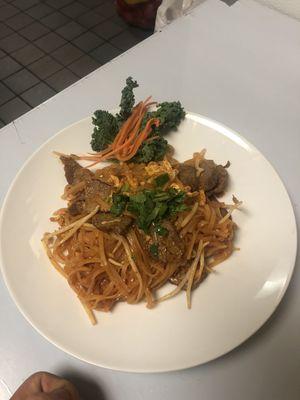 Pad Thai lunch with beef