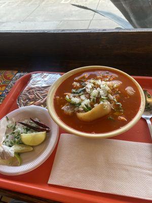 Large menudo con pata.