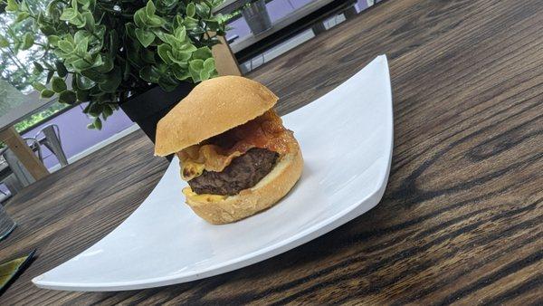 Bacon cheeseburger slider