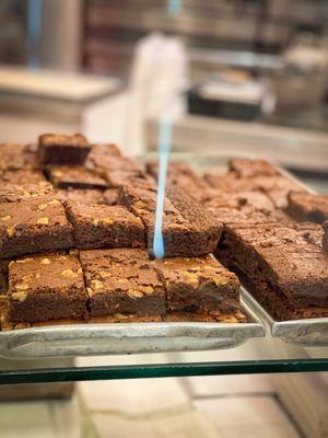 Walnut fudge brownies