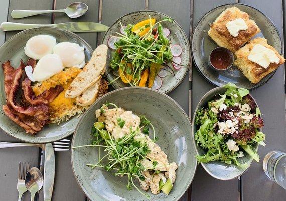 sage&cheddar biscuits with butter and spiced plum jam, Mountain breakfast, Omelette (egg white, mushroom, asparagus), Shishito&sweet peppers