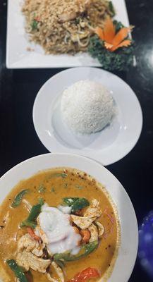 Panang Curry & Pad Thai