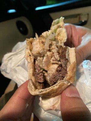 Shawarma mixto (lo poco que quedaba cuando tome la foto )