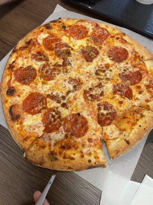 Pepperoni pizza