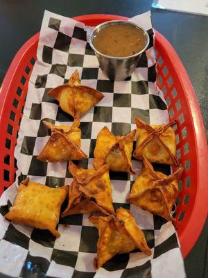 Spinach artichoke wontons