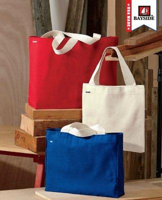 Organic cotton or recycled cotton canvas tote bags.