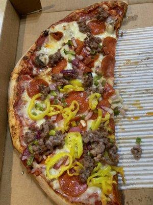 Deluxe Pizza (with banana peppers)