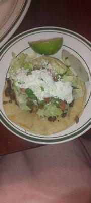 Beef taco con todo