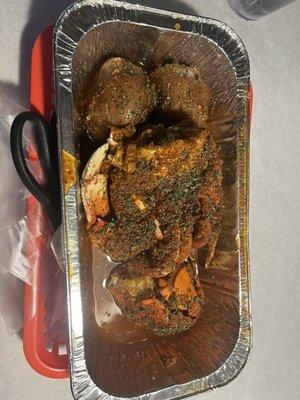 Build your own Feast 1lb Dungeness crab 1 lobster Tail Potatoes and corn(undernesth the crab