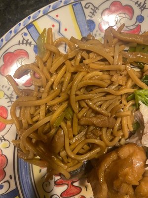 Lomein with almost no pork