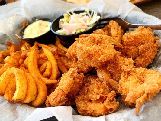 Shrimp basket with curly fries