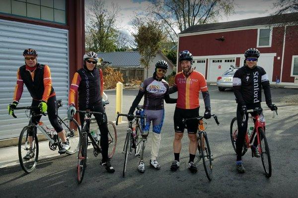 Thanks to all the brave souls who came out for our food drive Gravel Hunter ride today. Turned out to be a great day.