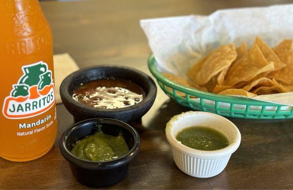 Chips and so many delicious salsa's.