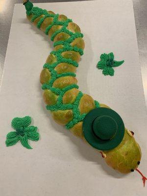 Snake bread, perfect centerpiece for your St. Patty's gathering.