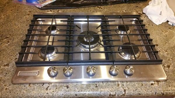 Gas cooktop