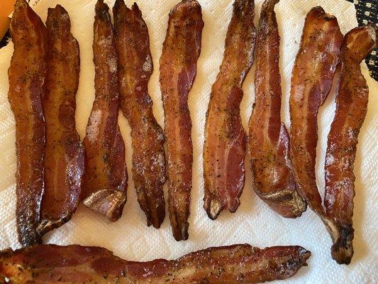 Bacon fried in oven at 400 for 20 minutes.